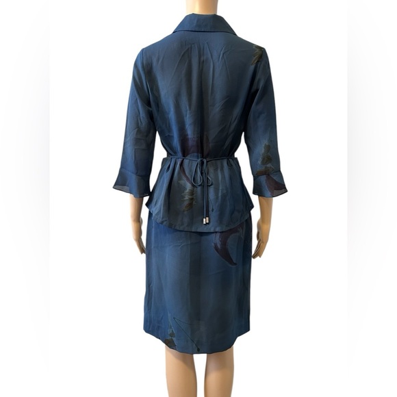 BNWT Elegant Blue Women's Skirt Set - Picture 4 of 7